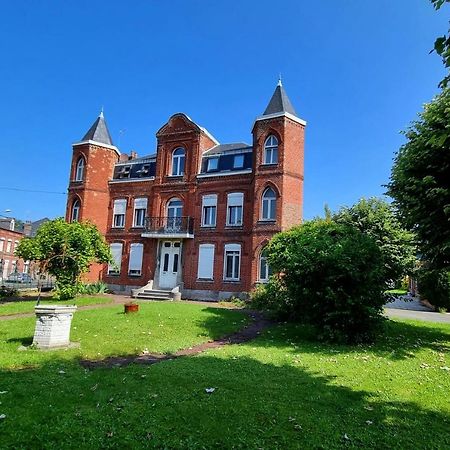 Studio En Rez-De-Chaussee - Le Petit Chateau Avesnois - Tv - Wifi - Logement Entier Avesnes-sur-Helpe Kültér fotó
